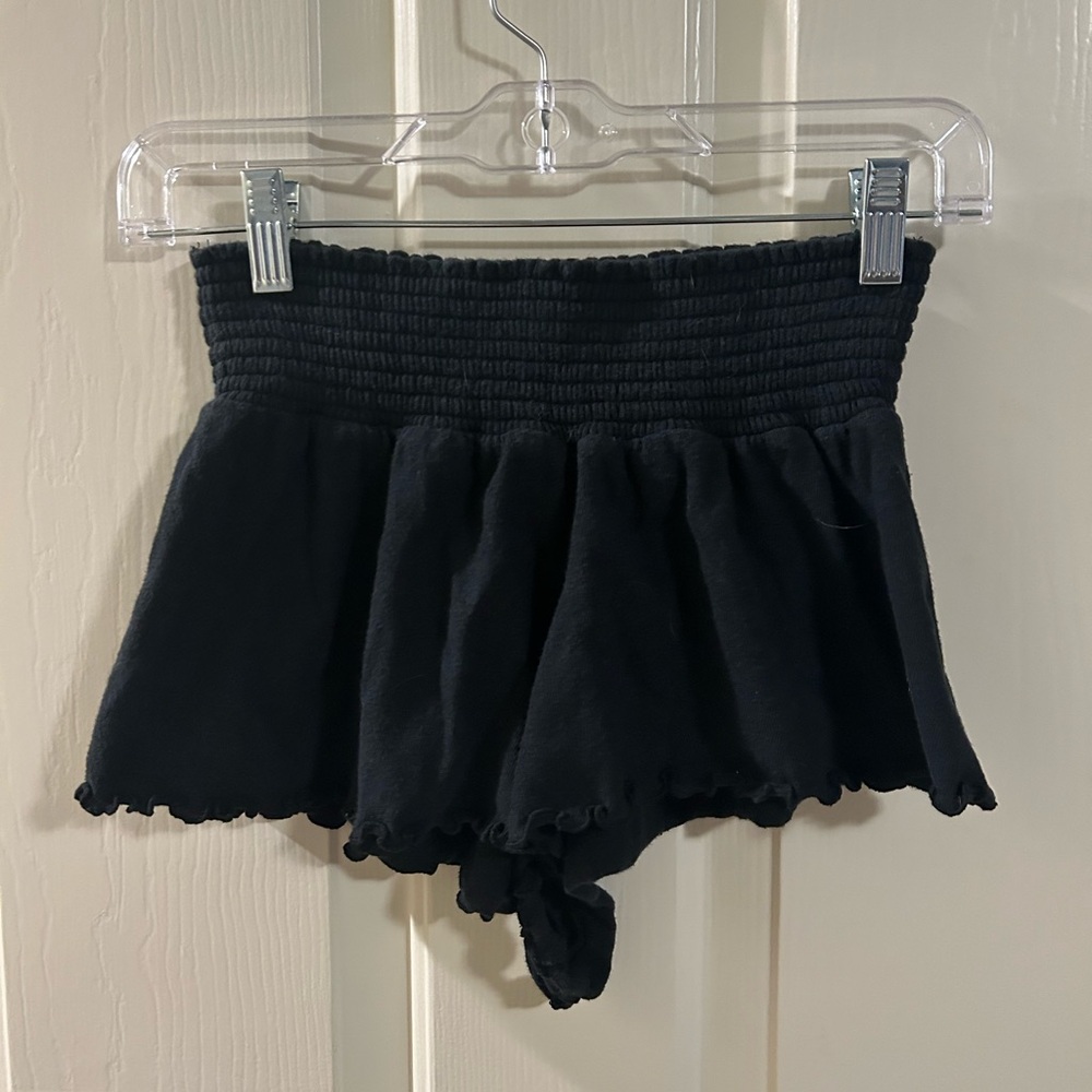 Urban Outfitters Black Shorts- Size Small